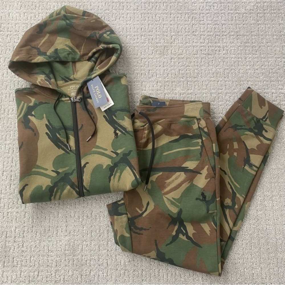 Polo Ralph Lauren Men’s Camo Hoodie and Sweatpants Sweatsuit Set